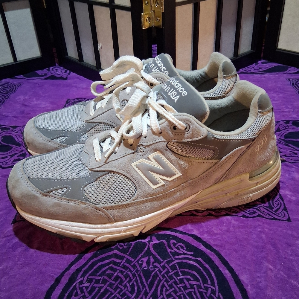 New Balance 993 Gray Men's Sneakers Size 9.5 Wide Gently Worn Great Condition